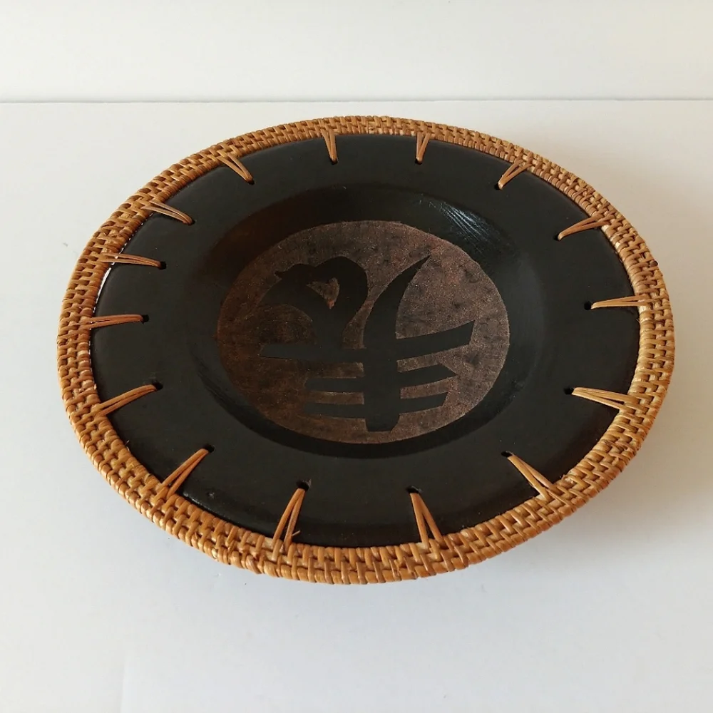 Decorative Plate Reed Wrapped Table Decor